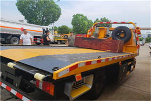 江阳附近拖车电话号码服务